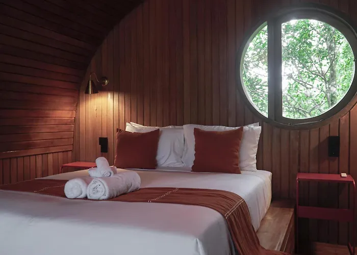 Luciole Mountain House With Jungle & Volcano Views * Selemadeg